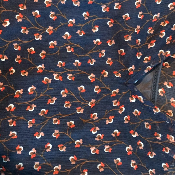 Sheer floral overlay and moisture wicking tank - Picture 3 of 5